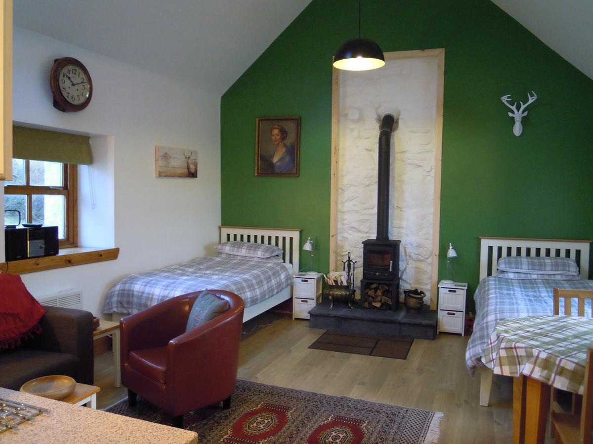 The Smithy House & Cottages Lochinver Exterior photo